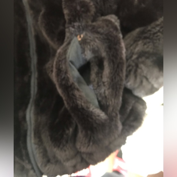 Women’s fur coat - Picture 3 of 5